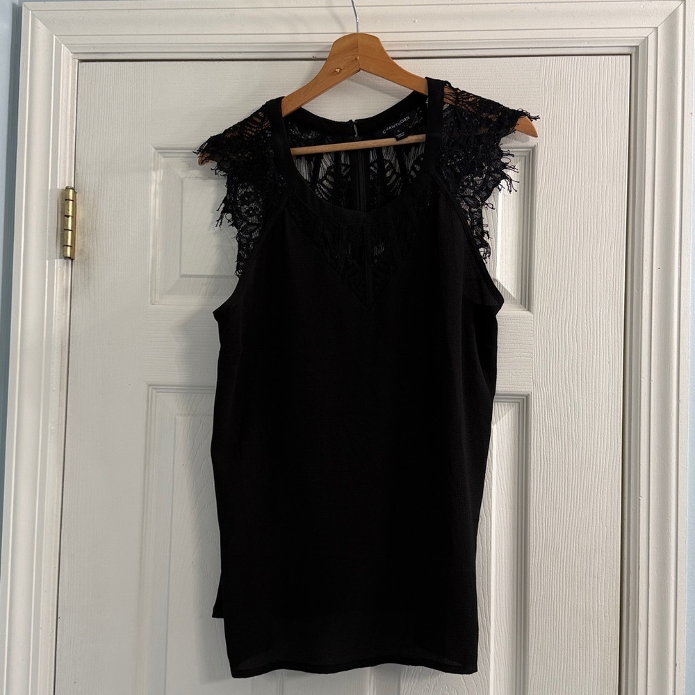 41 Hawthorn Black Lace Detail Top - Size L